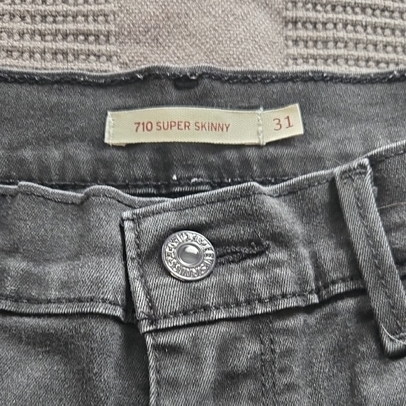 Levi's Charcoal Women's Skinny Jeans - Picture 2 of 12